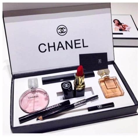 cadeau chanel|chanel perfume gift set.